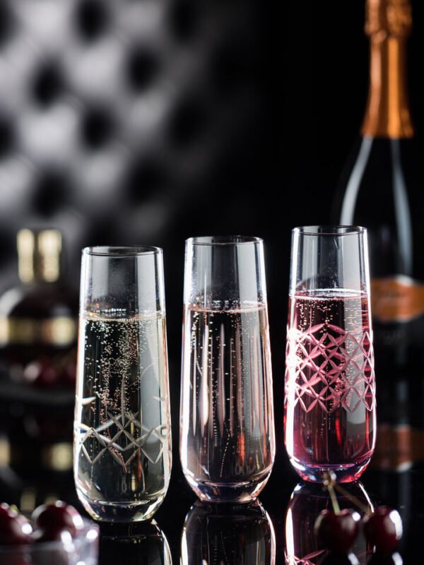 R90716-000000-B01006 Raffles Diamond Champagne 10.5oz (30cl) 02